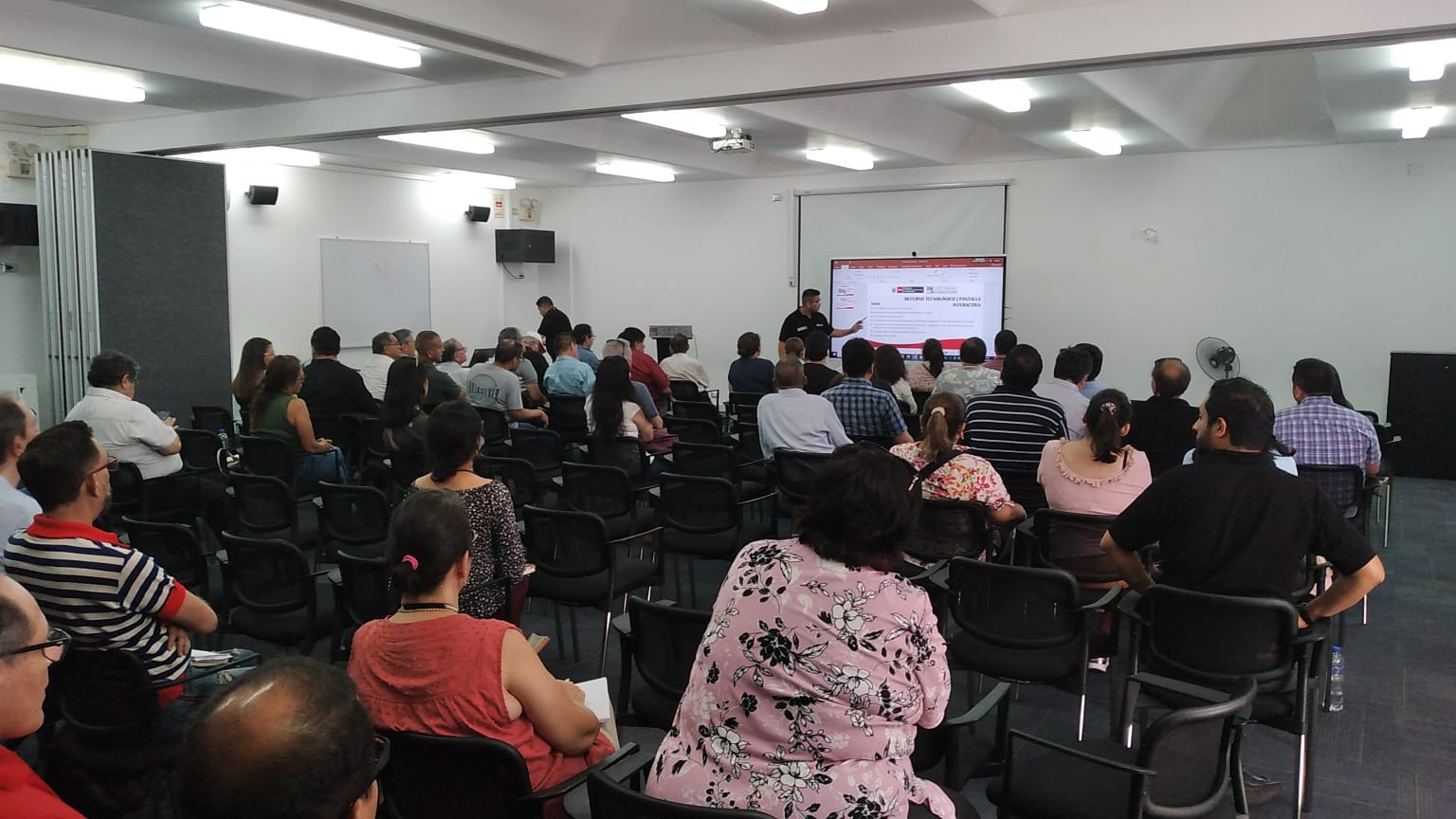 Clase de jóvenes